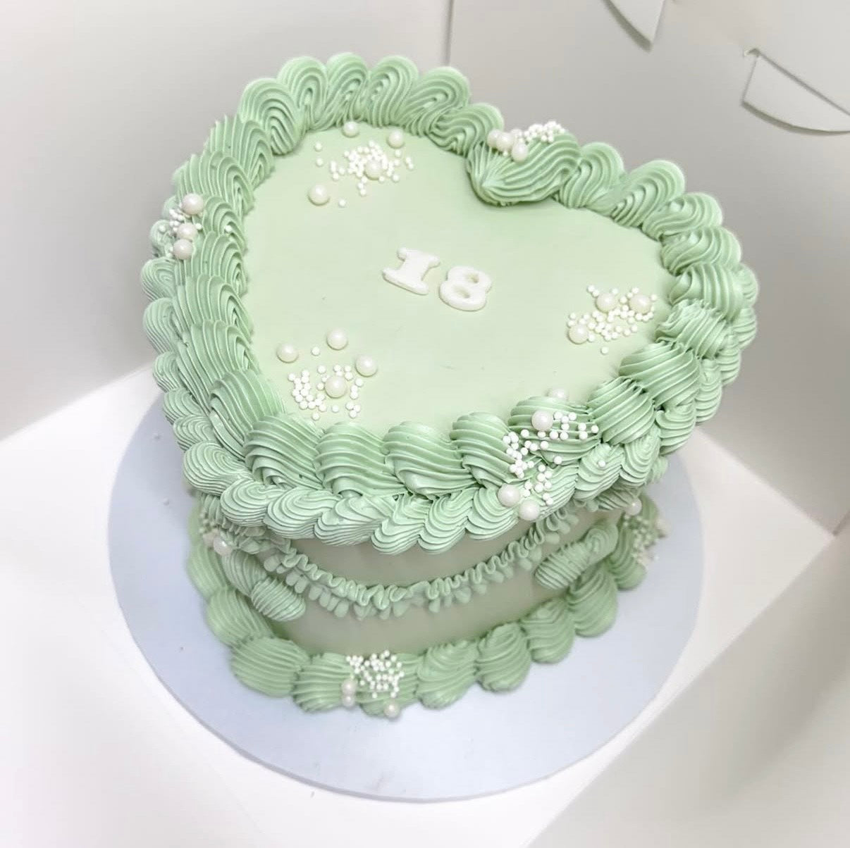 Vintage Piped cake